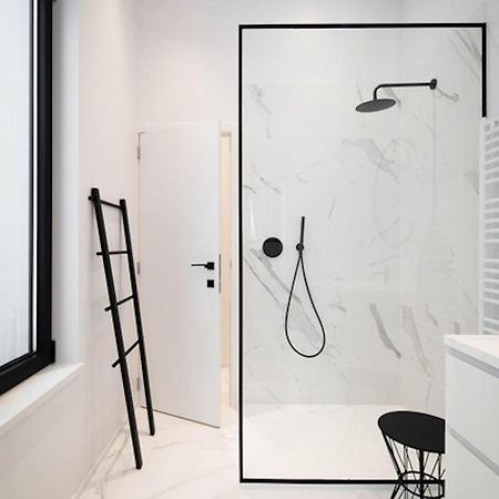 Studios Fully Equipped Near Place Stephanie Bruxelles Esterno foto